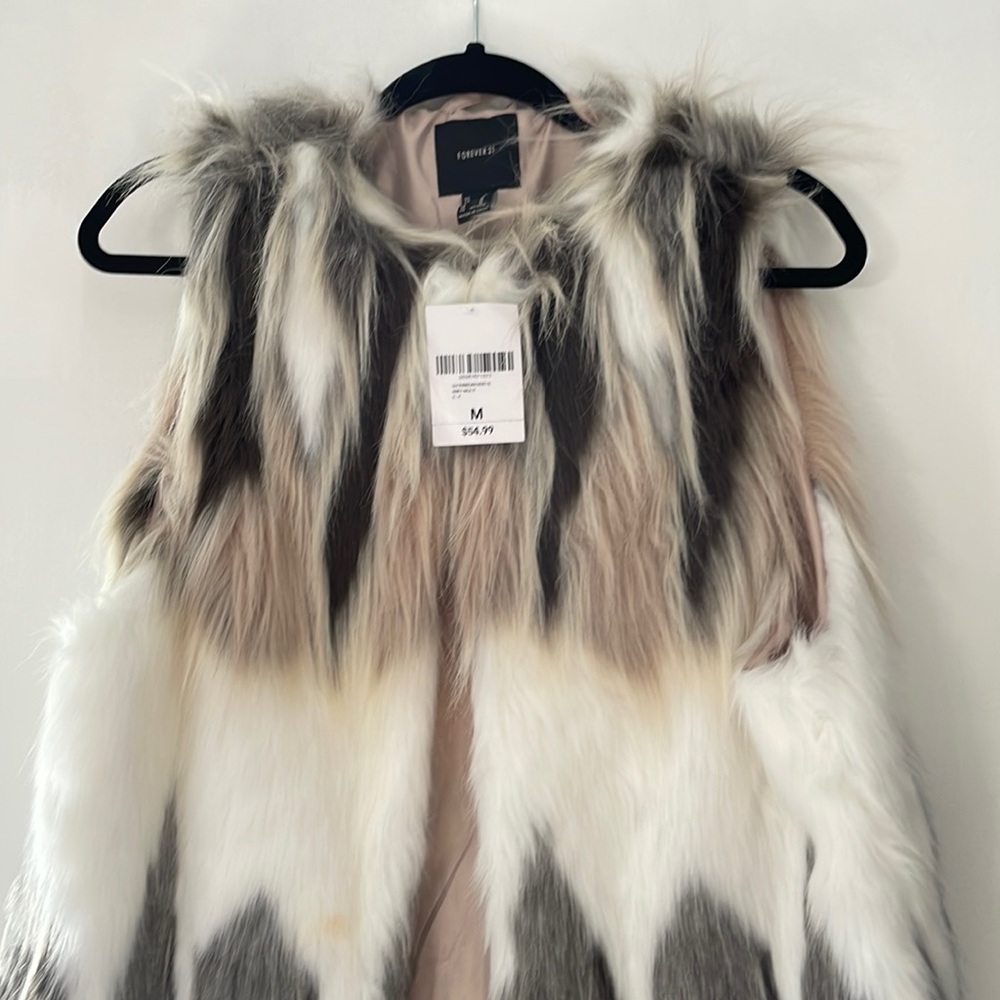 NWT Faux fur vest